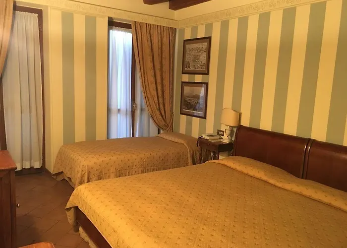 Le Due Corti Όπως