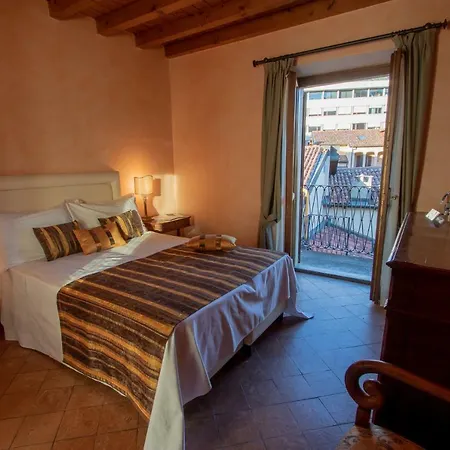 Le Due Corti 4* Como