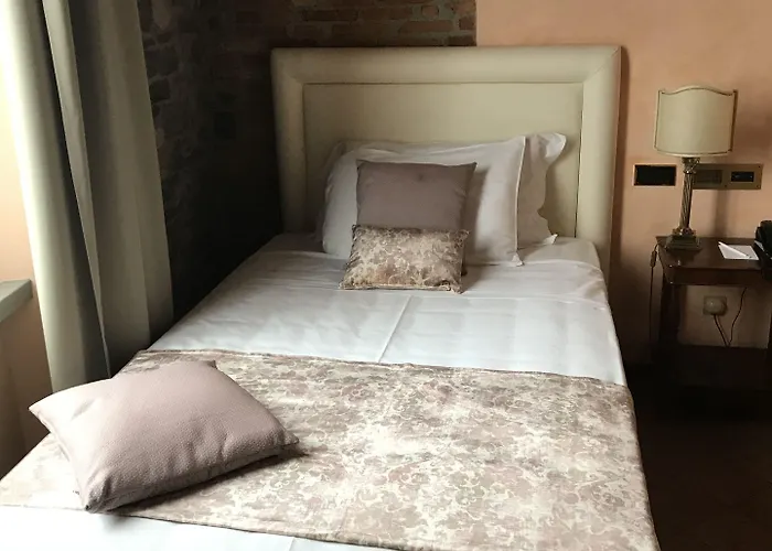 Le Due Corti קומו